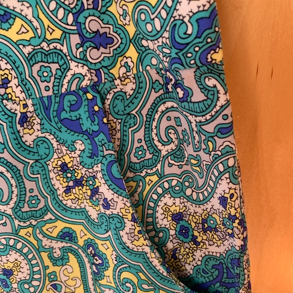 Like New! Alice & Trixie 100% Silk Print Short With Side Pockets. Size XS - Picture 5 of 10